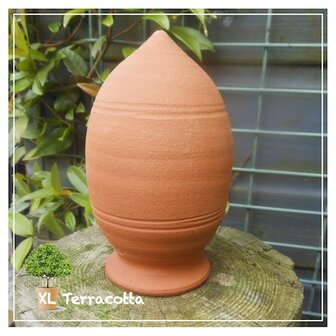 terracotta-oorwormenpot-handgedraaid